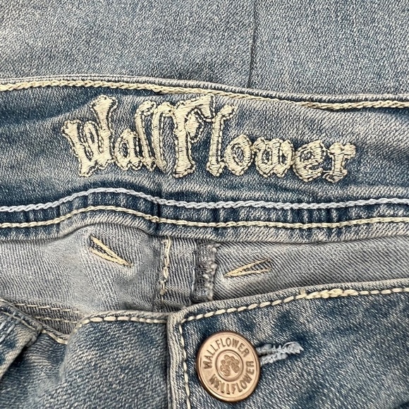 Wallflower Skinny Jeans Size 5 Junior’s - Picture 2 of 5